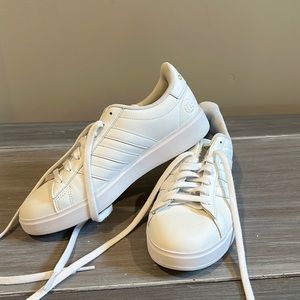 Adidas Grand Court Sneakers